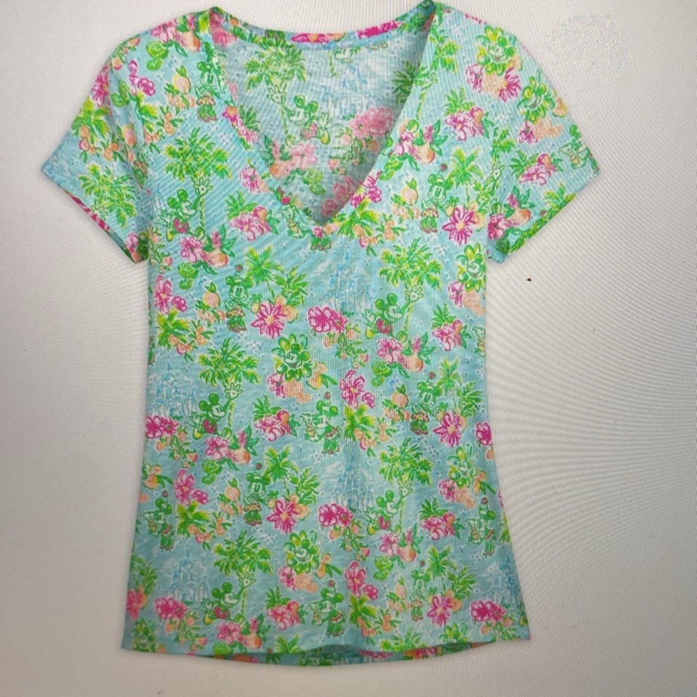 NWT Lilly Pulitzer Lilly loves Disney Etta V neck short sleeve tee Ibiza blue M
